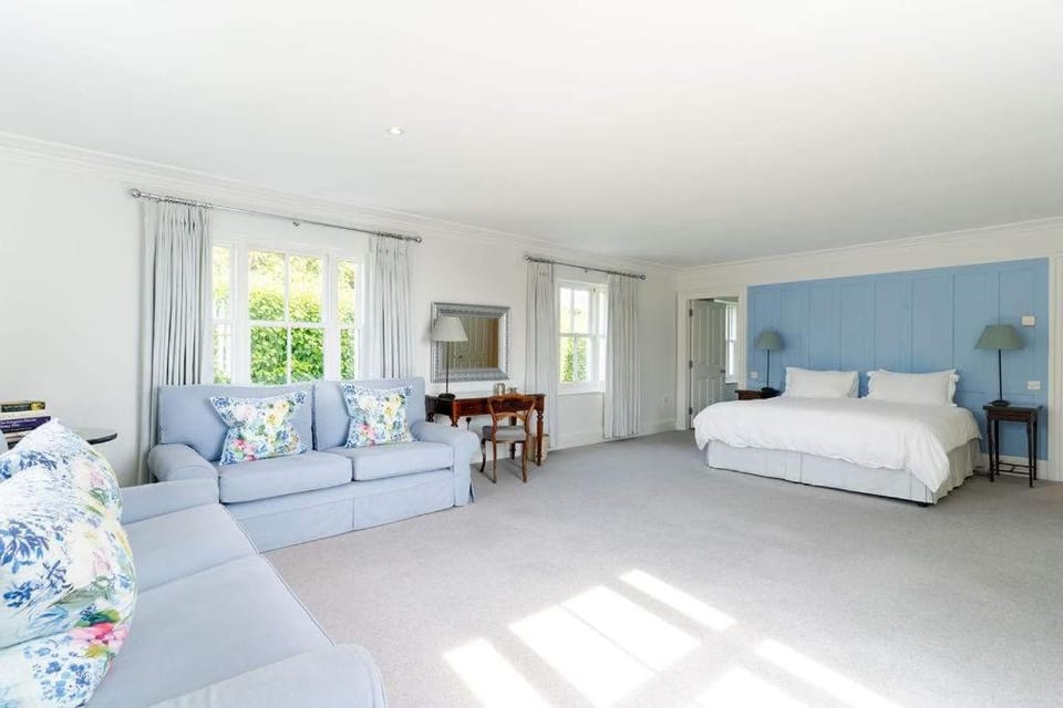 Breath-taking Estate with Pool Tennis Court & Sea Views House in Mevagissey