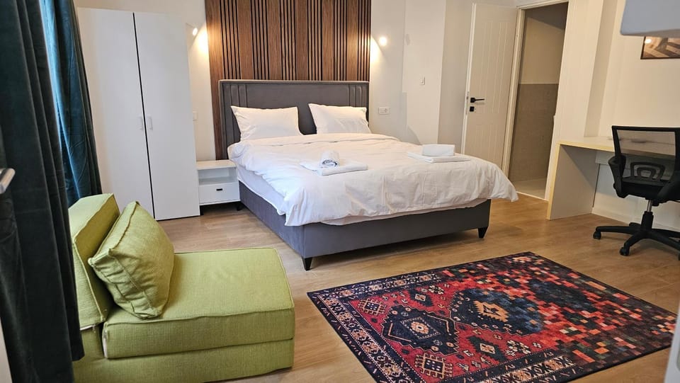Photo of the whole room, Seating area, Bedroom