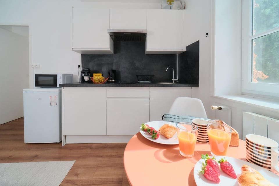 Kitchen or kitchenette, Dining area, Breakfast, Dinner