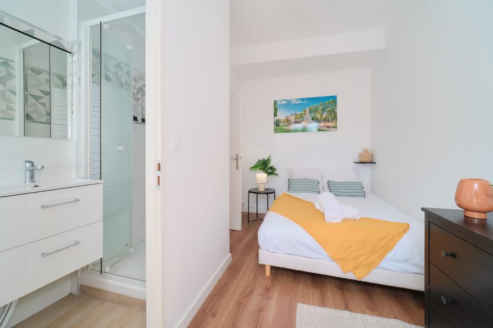 Bathroom, Bedroom