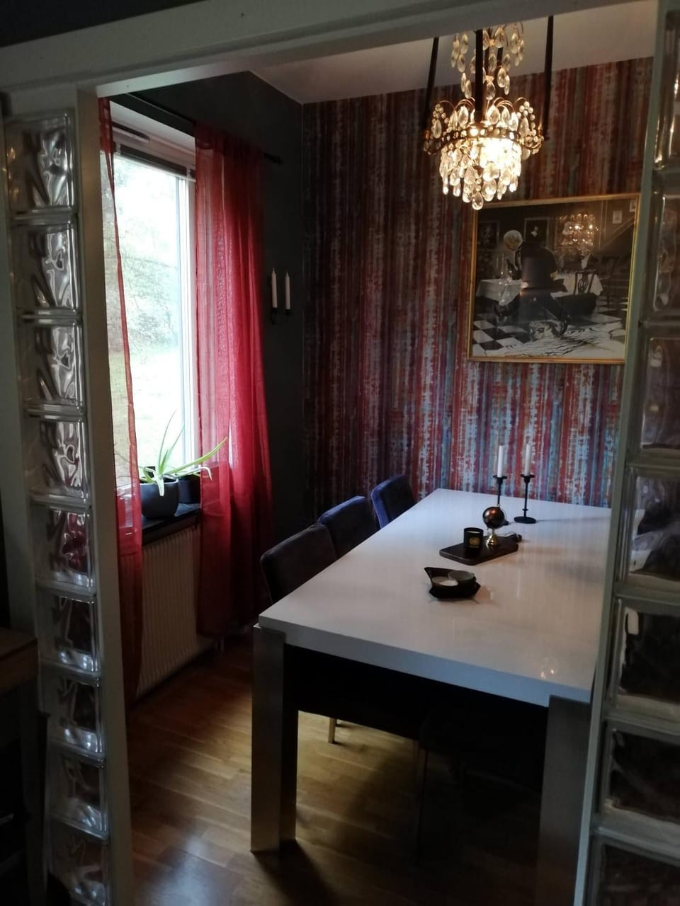 Decorative detail, Dining area
