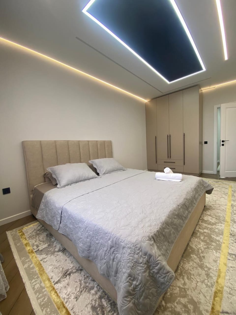 Bed, Photo of the whole room, Bedroom, wardrobe