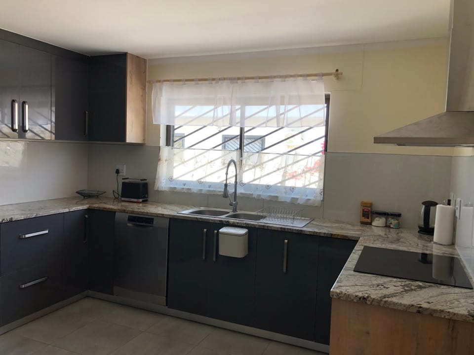 Kitchen or kitchenette, kitchen, kitchen