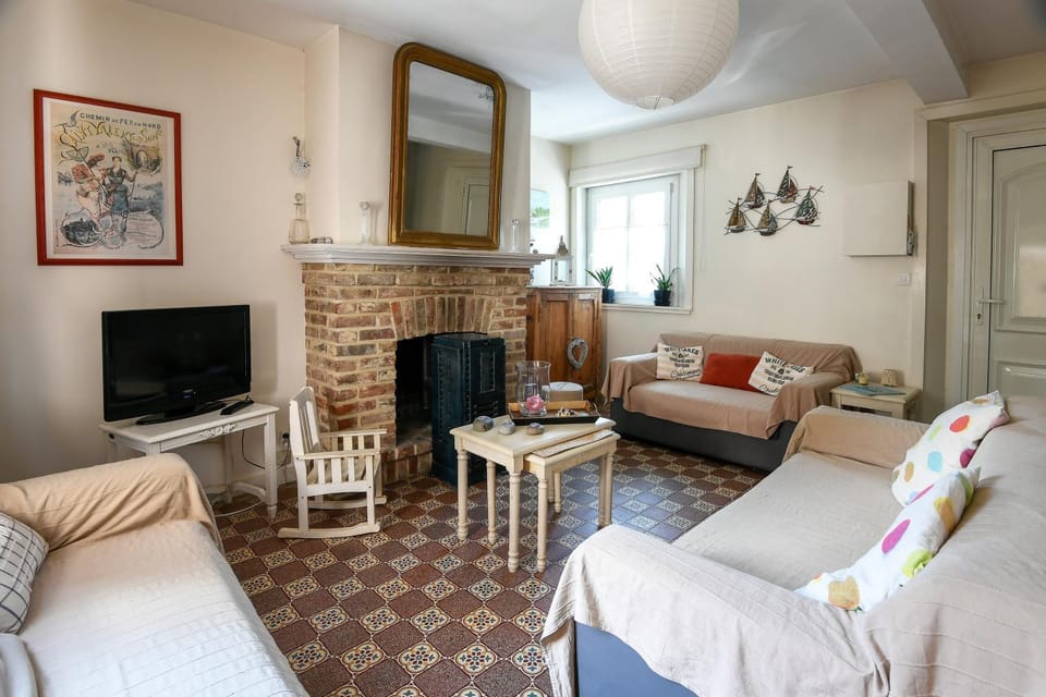 Property building, Living room