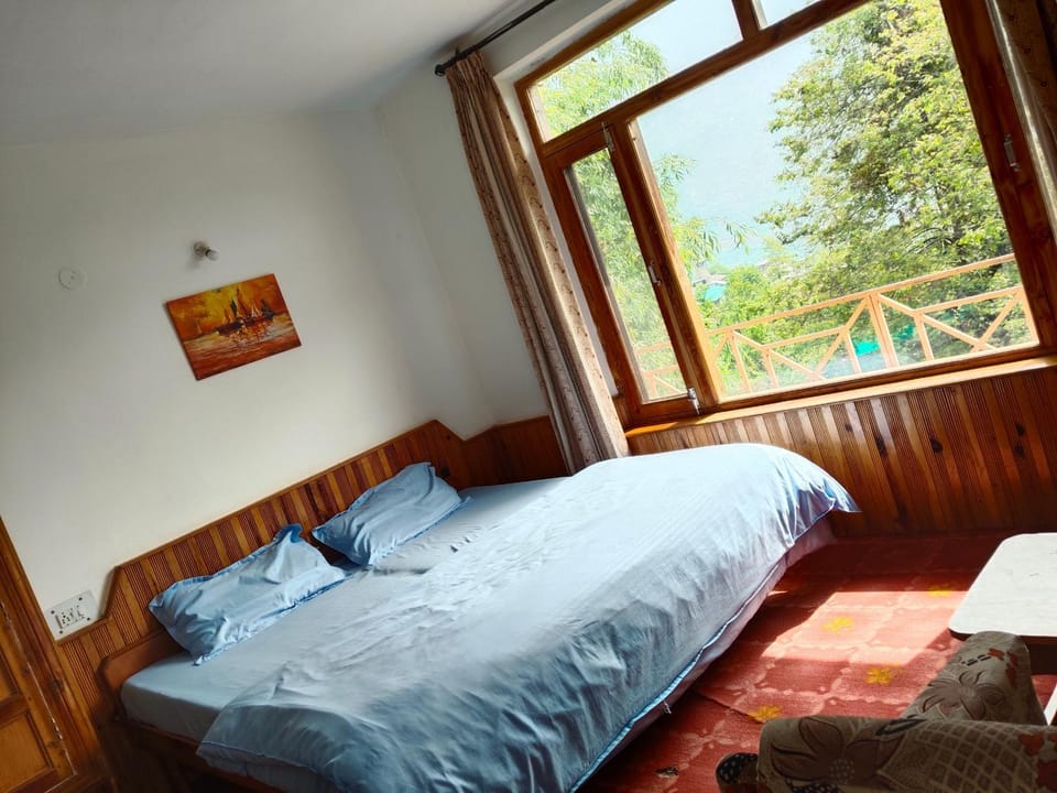 Monal House Hotel in Manali
