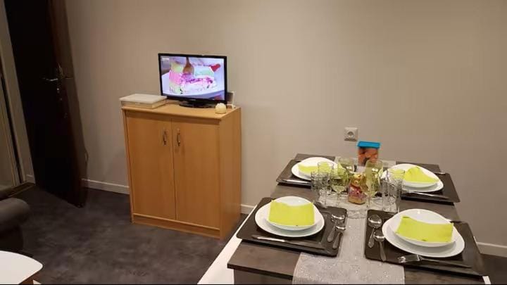 TV and multimedia, Dining area