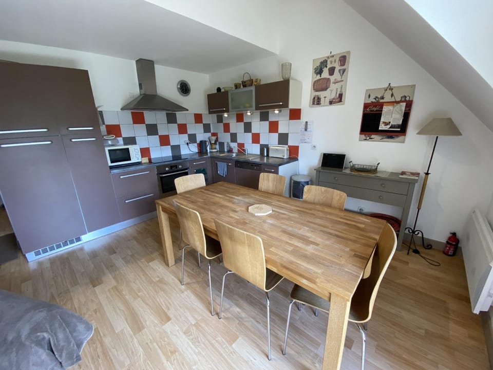 Kitchen or kitchenette, Living room, Dining area