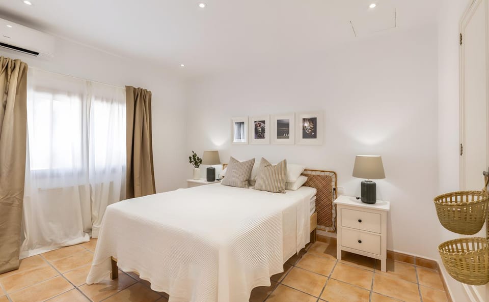 Living room, Bedroom