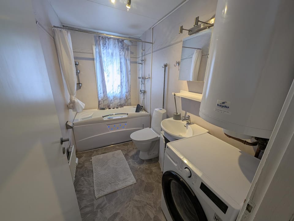 Toilet, Bathroom, Bath