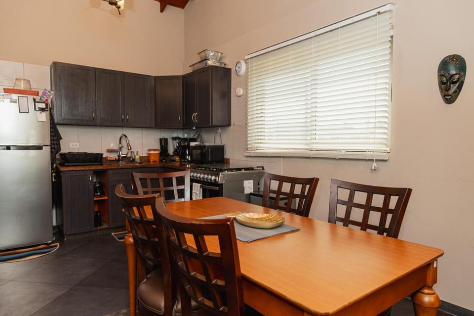 5 Minutes from Eagle Beach - Near SuperFood Bed and Breakfast in Noord