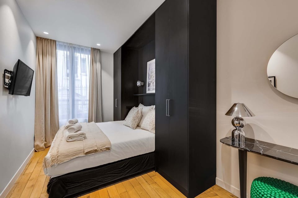 luxury designer apartment in the heart of the 9th Apartment in Paris