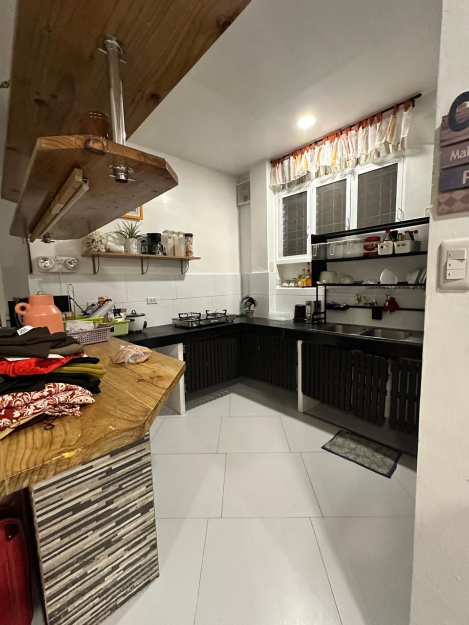 Kitchen or kitchenette, kitchen