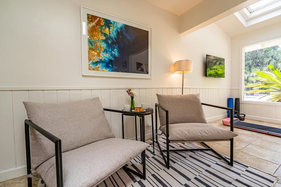 Decorative detail, Seating area