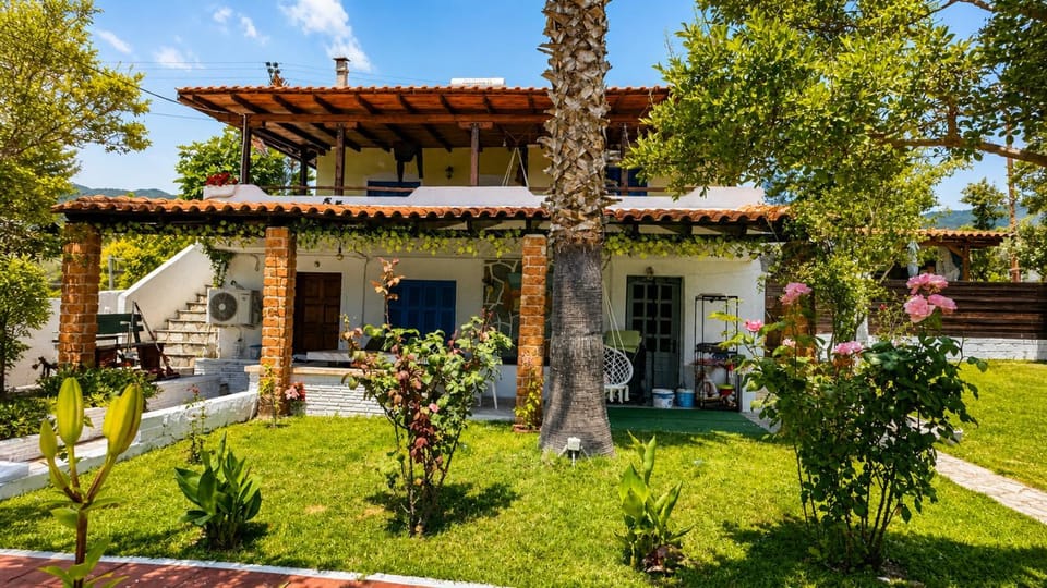 Property building, Garden, Garden view