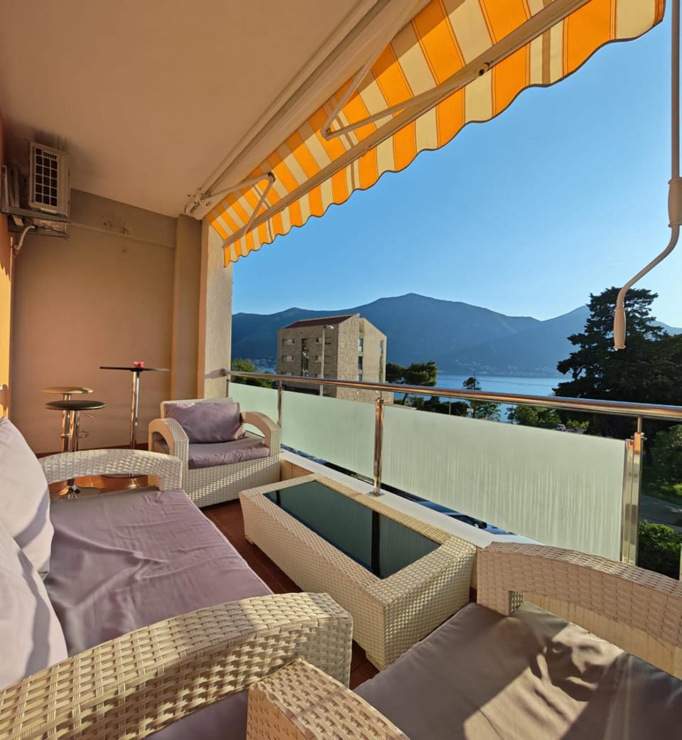 Casa di Boka Apartment in Dobrota