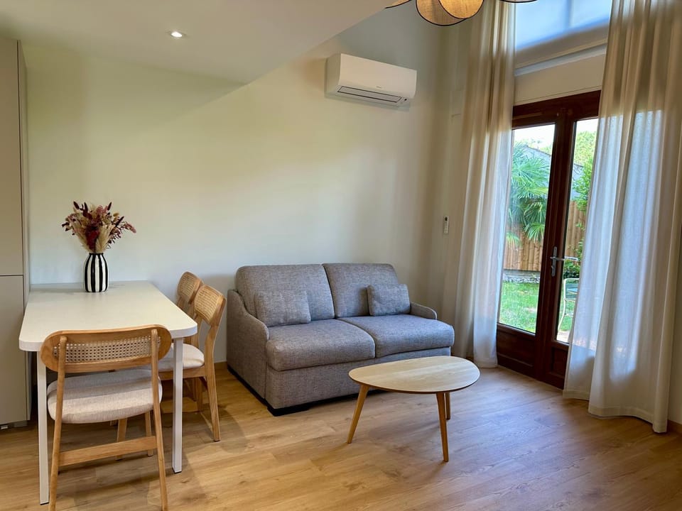 Le Carrelet Chic - Plage 500 m - Clim et Jardin House in Vaux-sur-Mer