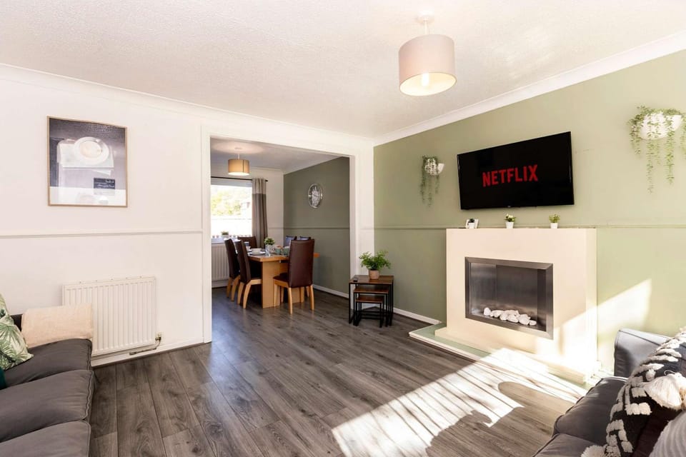 3-Bed House Near City Parking Sleeps 5 House in Newcastle upon Tyne