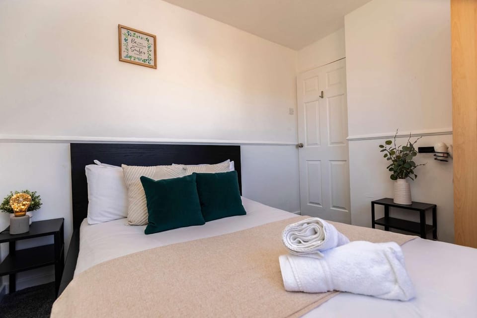 3-Bed House Near City Parking Sleeps 5 House in Newcastle upon Tyne