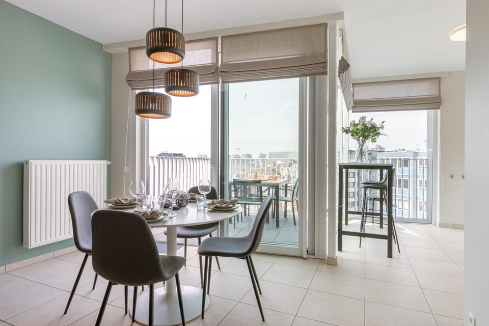Cozy seaside apartment with terrace Apartment in Ostend