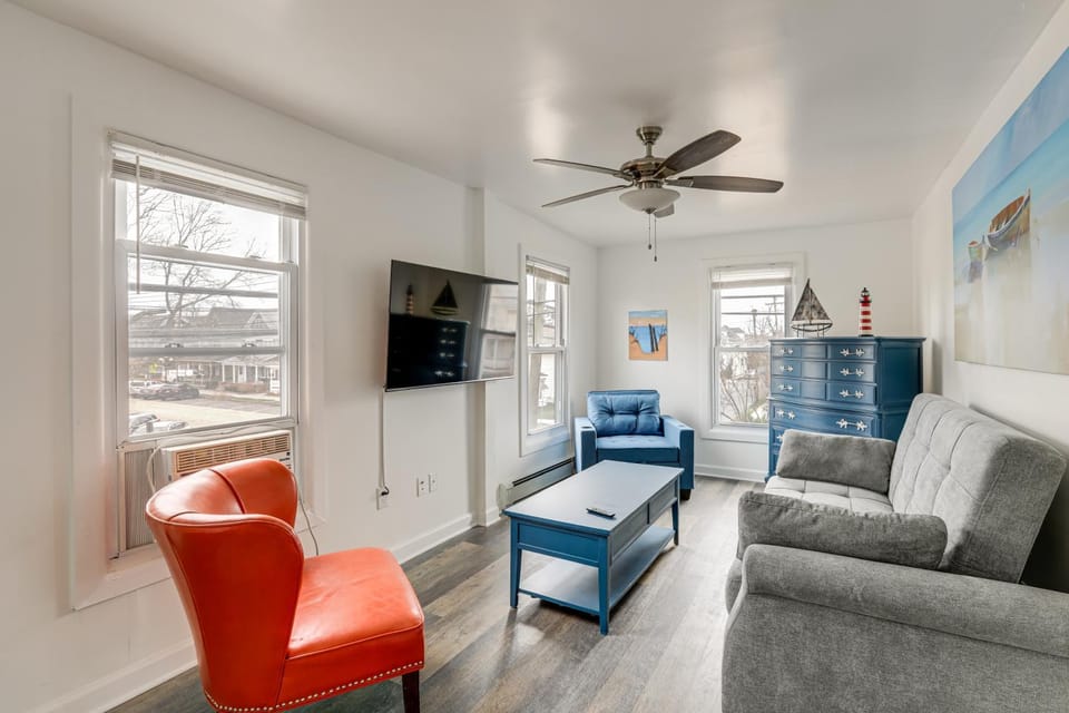 Steps to Shore & Boardwalk! Ocean Grove Getaway Apartment in Ocean Grove