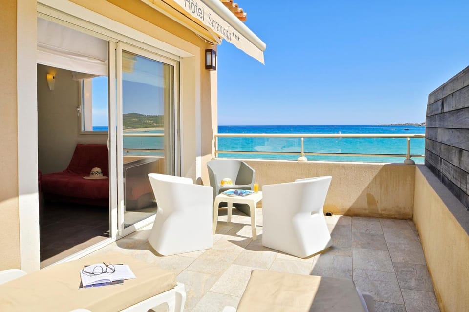 View (from property/room), Balcony/Terrace, Sea view, sunbed