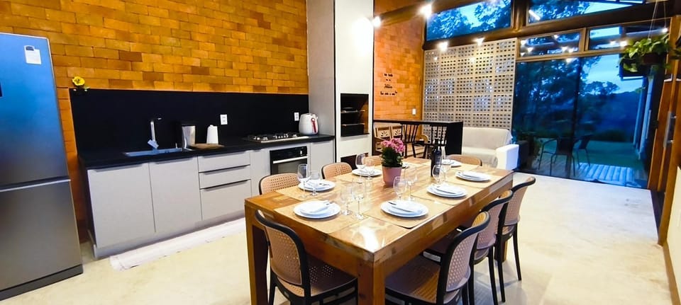 Dining area, oven, pet friendly, stove