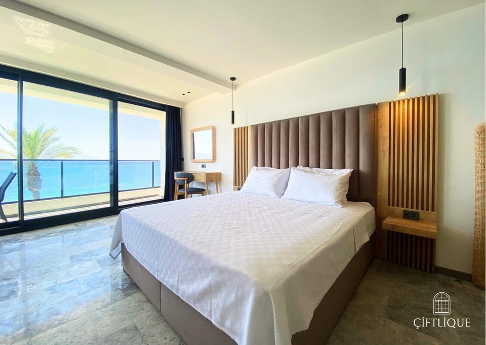 Bed, Bedroom, Sea view