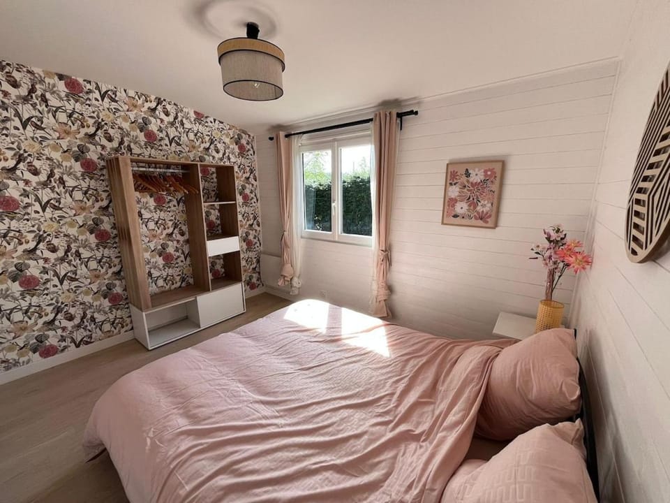 Chalet Standing de 55 m2 avec jardin clos, en bord de rivière, proche Disneyland, avec piscine et trampoline Chalet in Île-de-France