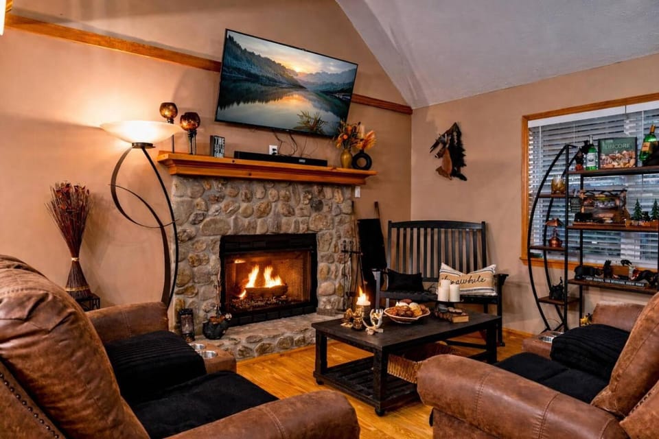 TV and multimedia, Living room, fireplace