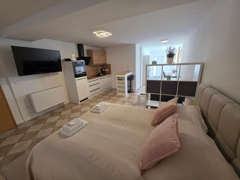 Bed, Photo of the whole room