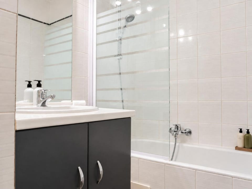 Bathroom, Bath