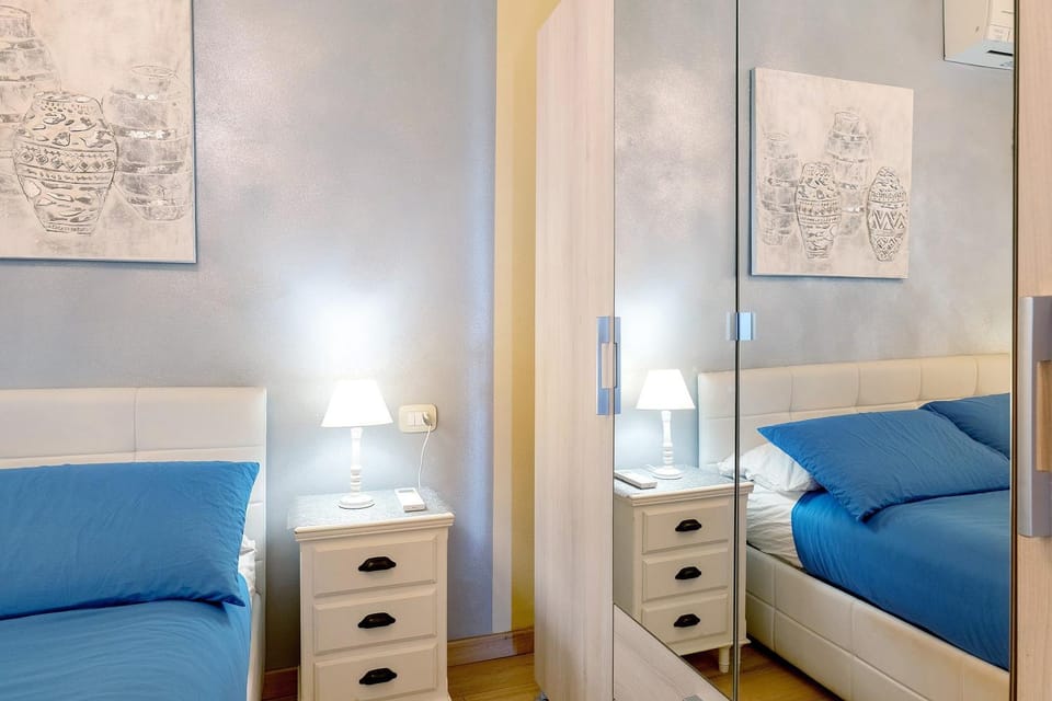 Living room, Bedroom