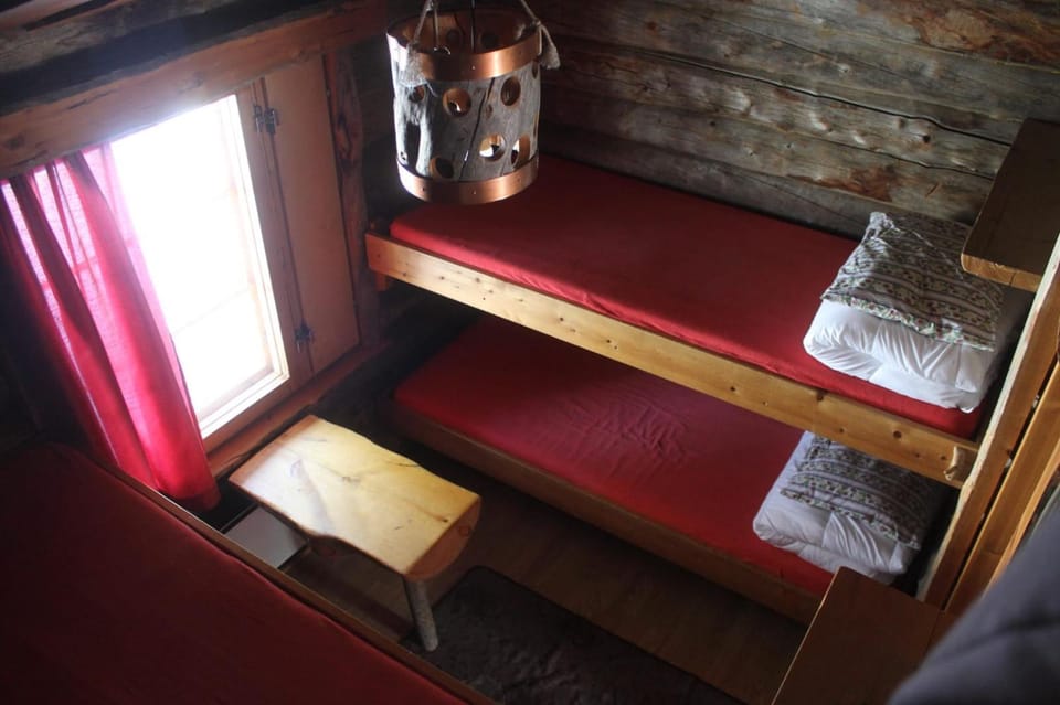Bedroom, bunk bed