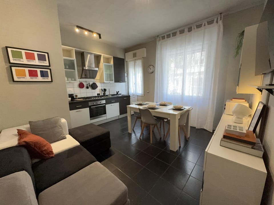 TV and multimedia, Living room, Seating area, Evening entertainment, kitchen