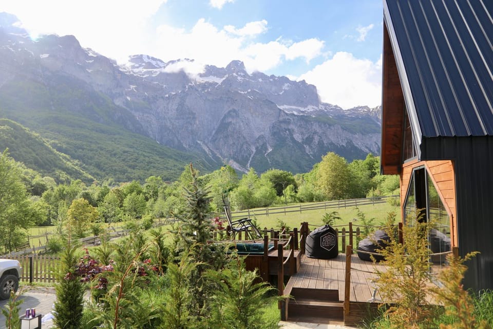Property building, Nearby landmark, Spring, Day, Natural landscape, Mountain view