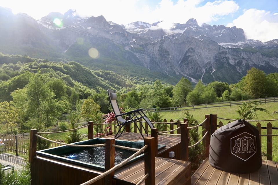 Nearby landmark, Spring, Day, Natural landscape, View (from property/room), Balcony/Terrace, Mountain view