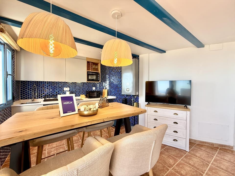 TV and multimedia, Kitchen or kitchenette, Dining area