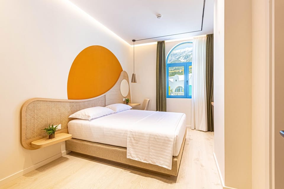 Santorini Luxury Room 2 - Beach Access, Parking and more Apartment in Vlorë County, Albania