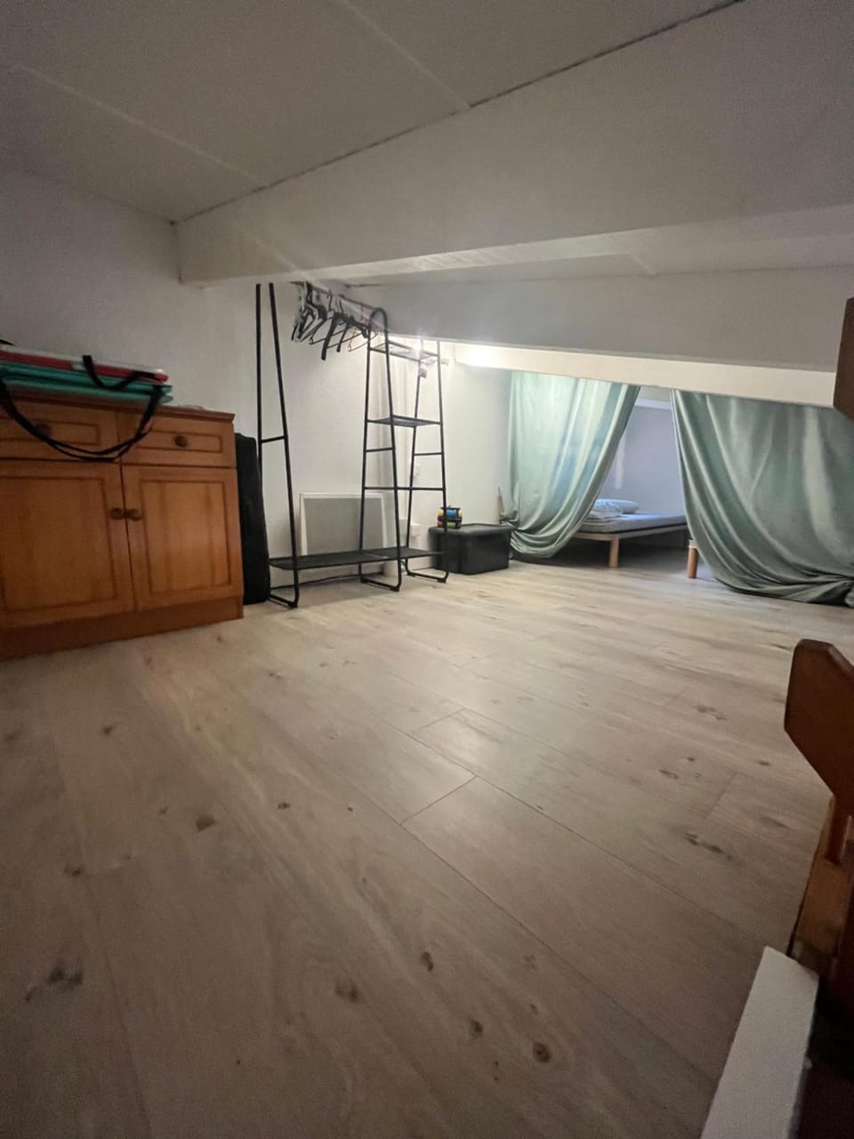 Photo of the whole room