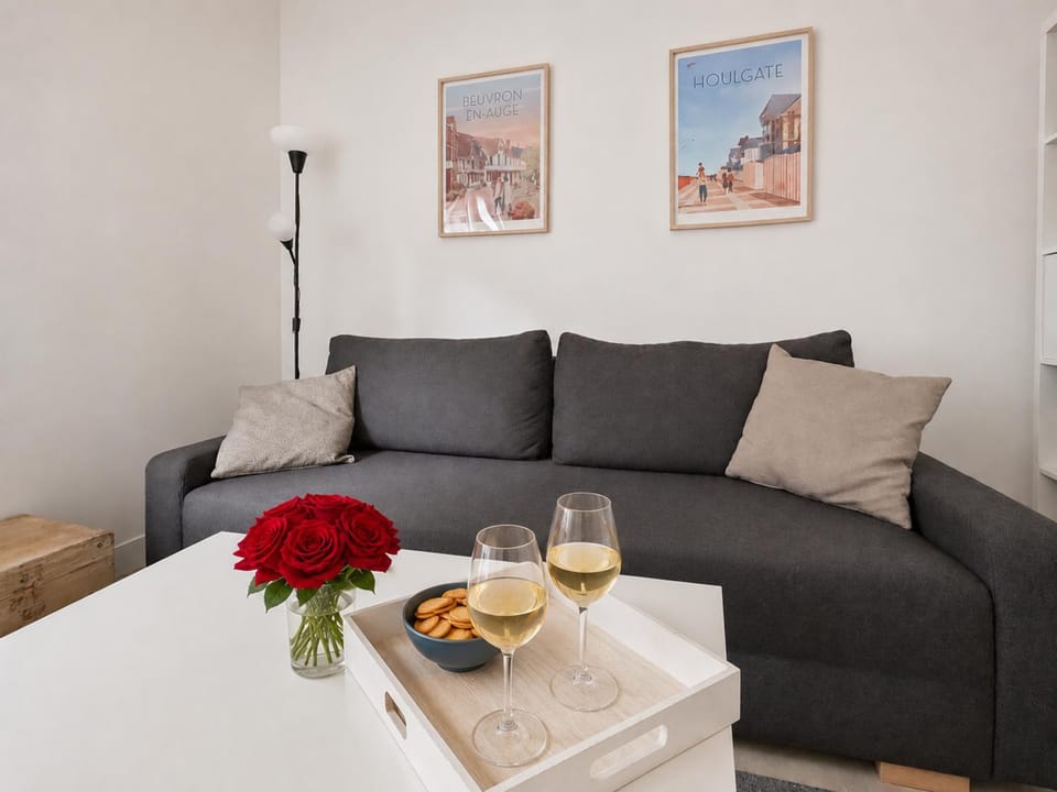 Communal lounge/ TV room, TV and multimedia, Living room, Seating area
