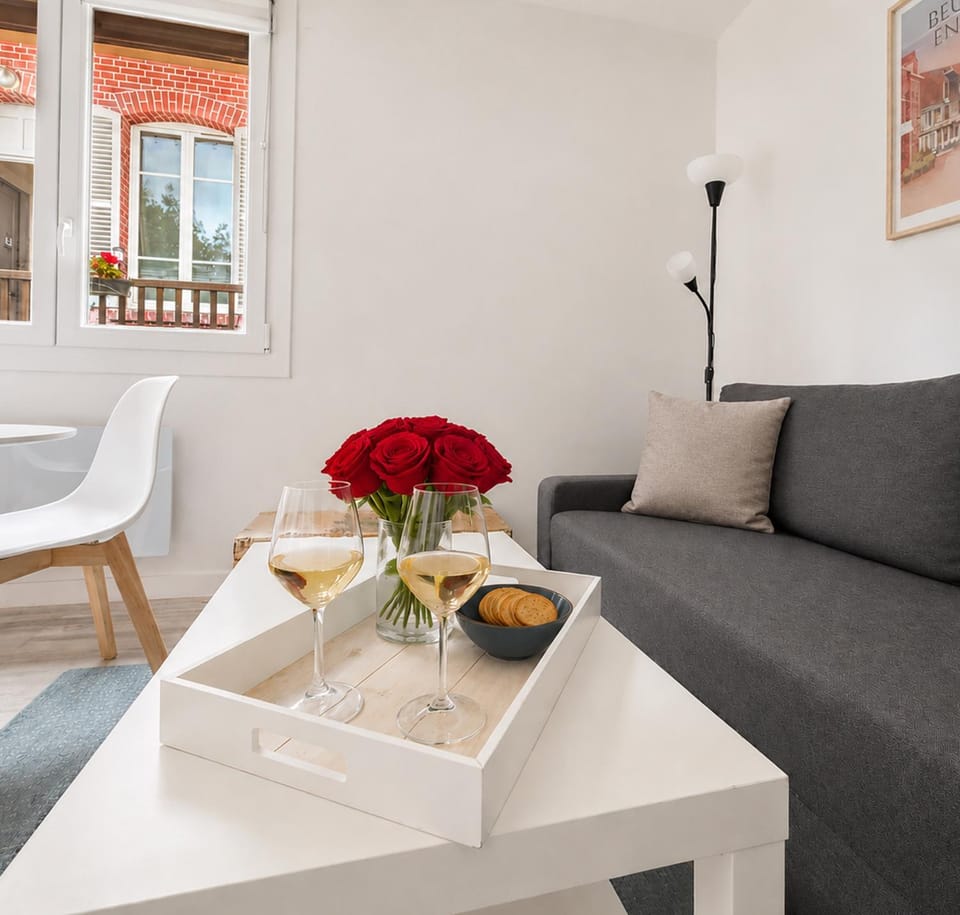 Communal lounge/ TV room, TV and multimedia, Living room, Seating area