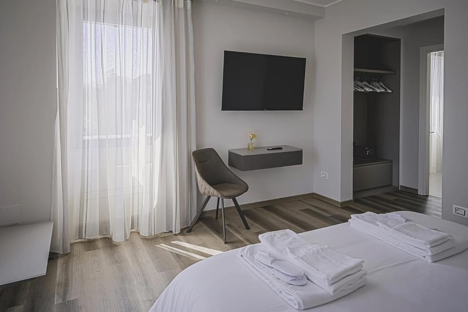 TV and multimedia, Bedroom, towels