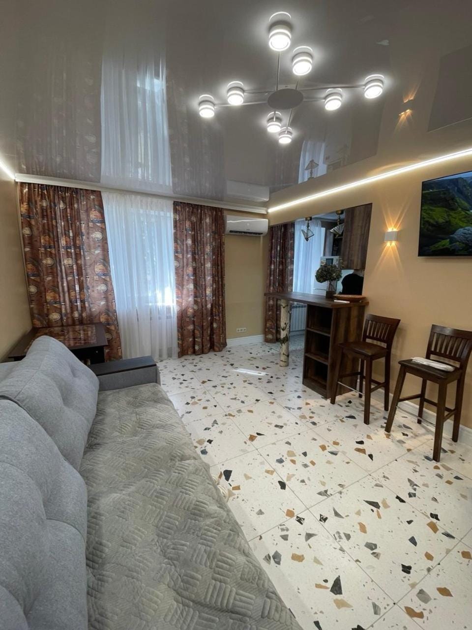 Люкс квартира у центрі міста Горішні Плавні Apartment in Ukraine