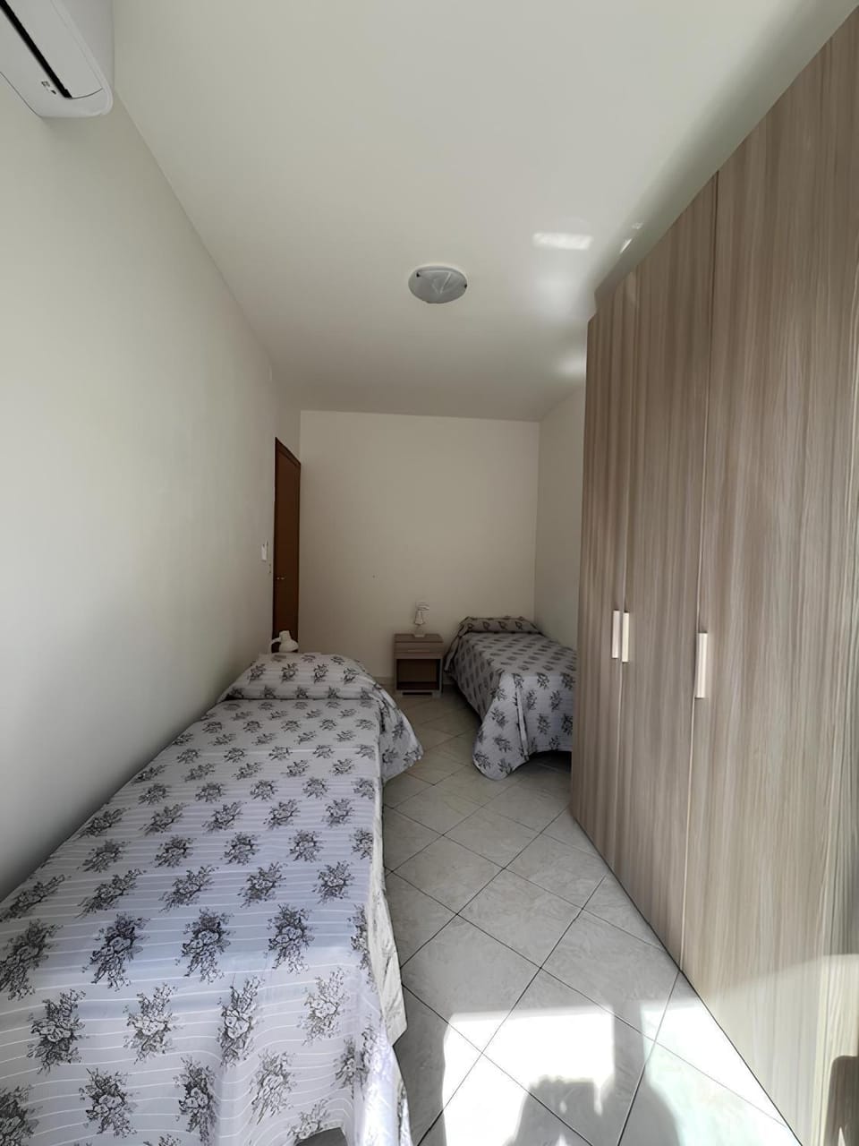 Bed, Photo of the whole room, Bedroom, wardrobe, air conditioner