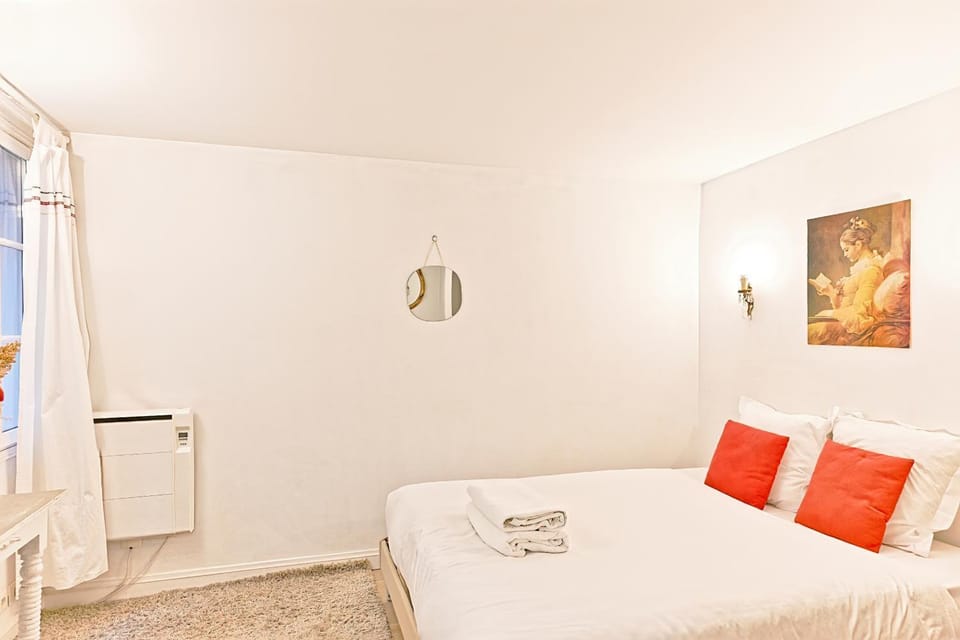 Maison rare avec terrasse et 2 chambres - Marais Apartment in Paris