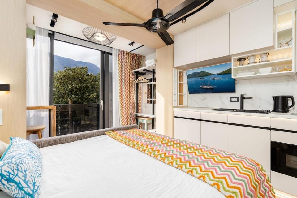 Waterfront Downtown suit and Spa Apartment in Kotor