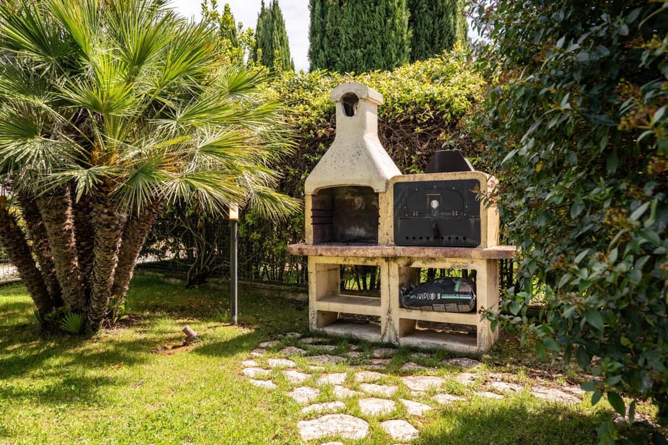 BBQ facilities, Garden