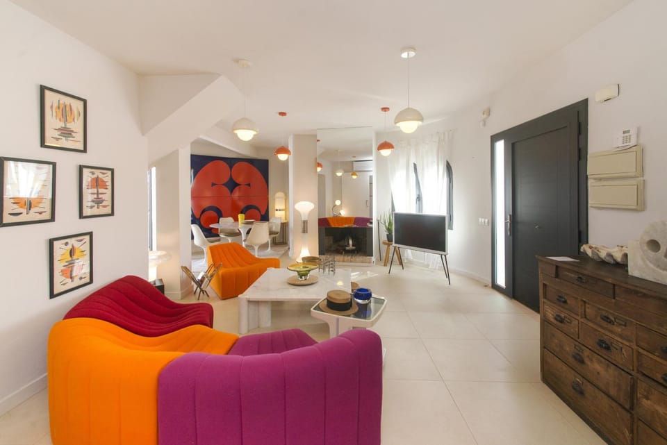 TV and multimedia, Living room, Dining area