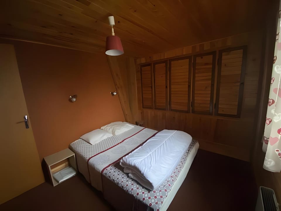Property building, Living room, Bedroom