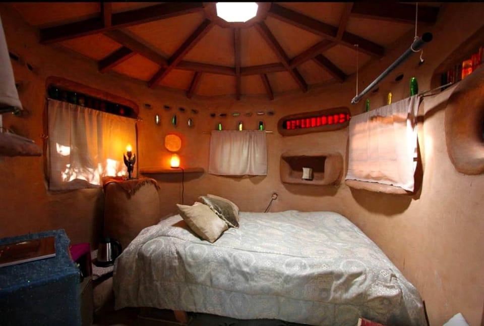 Unique Glamping Hobbit Hut at Spiritual Retreat near San Francisco, California House in Geyserville